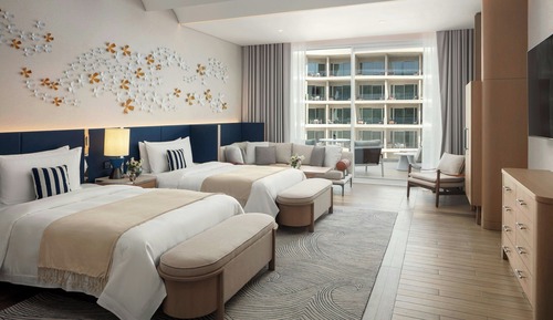 Deluxe Room, 1 King Bed, Non Smoking, Pool View