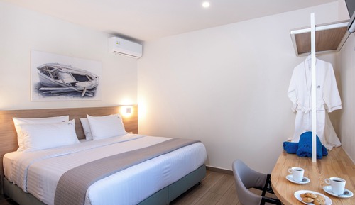 Executive Suite, 1 King Bed with Sofa bed