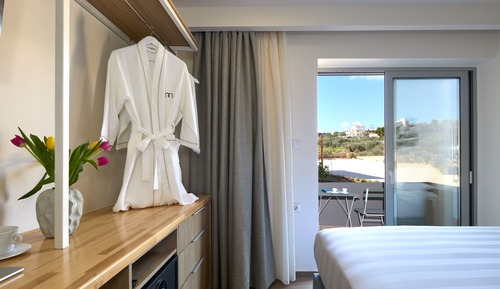 Deluxe Suite, 1 King Bed with Sofa bed