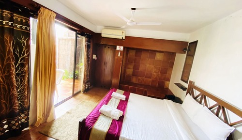 Deluxe Room, Pool View