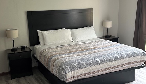 1 King (Ground Floor)