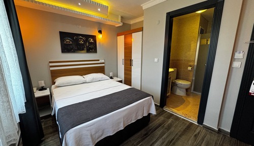 Economy Room