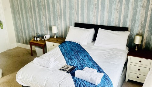 Standard Double or Twin Room, Multiple Beds, Sea View