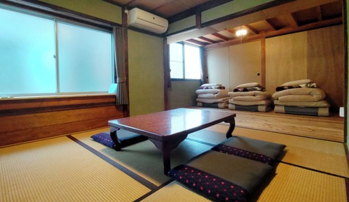 Family Room, Non Smoking, Shared Bathroom