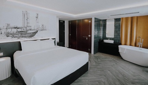 Deluxe Suite, 1 King Bed