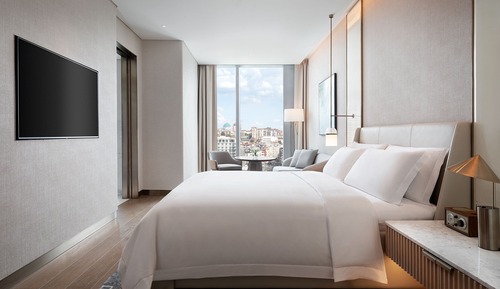 Grand Room, 1 King Bed, Non Smoking, City View