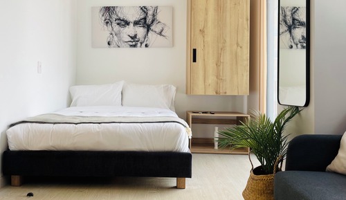 Apartment (611)
