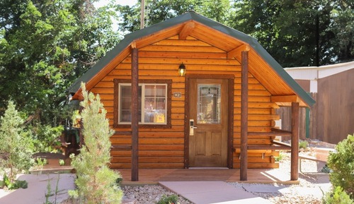 Basic Cabin, Multiple Beds - SHARED BATH.NO LINENS