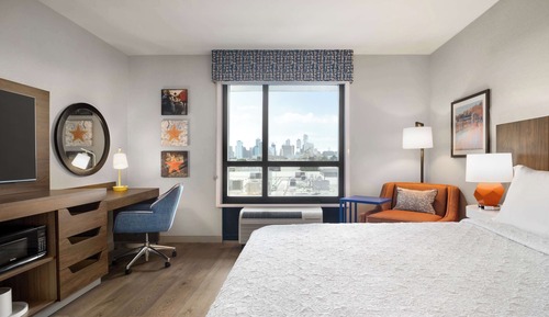 Room, 1 King Bed, Accessible, Bathtub (Mobility & Hearing)