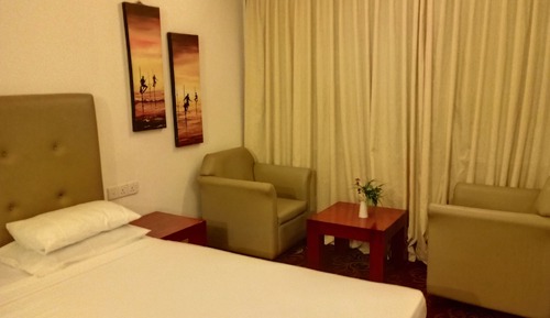 Standard Single Room, 1 Queen Bed, Non Smoking, Courtyard View