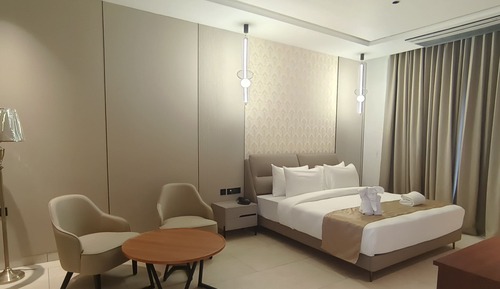 Junior Studio Suite