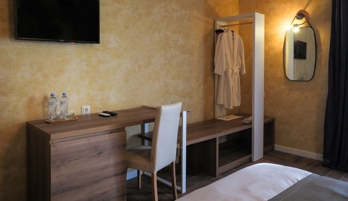Economy Room