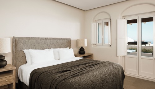 Junior Suite with sea view and heated plunge pool