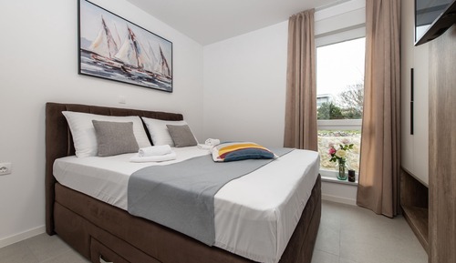 Deluxe Apartment, 1 Bedroom, Pool Access
