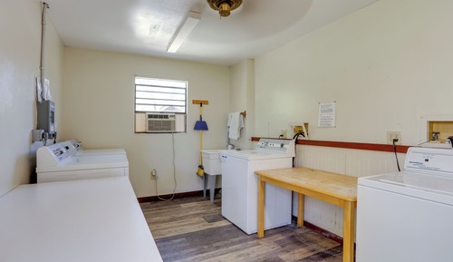 House (2 Bedrooms)