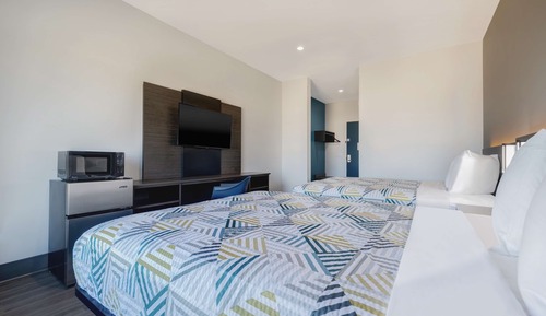 Deluxe Room, 2 Queen Beds, Non Smoking