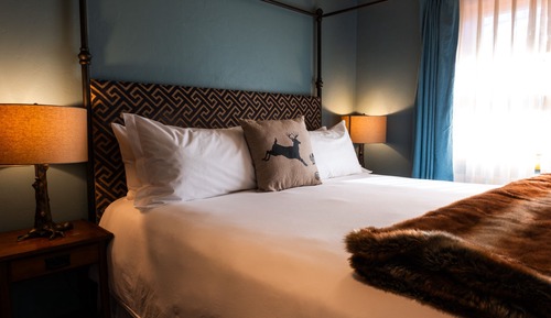 Honeymoon Suite