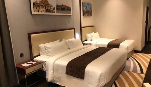 Family Suite, City View