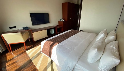 Deluxe Double Room, City View