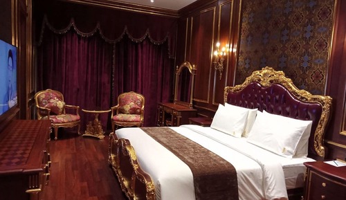 Luxury Suite, City View