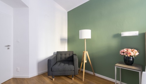 Deluxe Two Bedroom Apartment with Private Patio