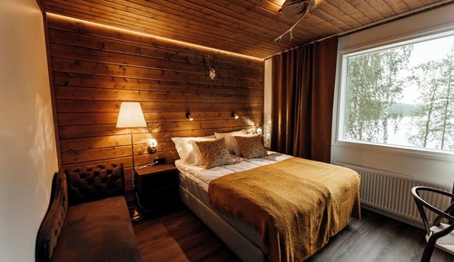 Lake view deluxe room