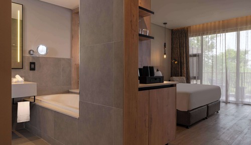 Superior Room, Non Smoking (Drakensberg Mountain View)