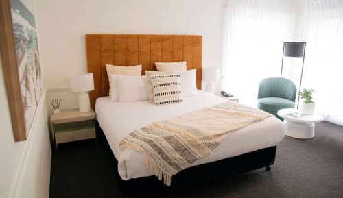 Suite, 1 King Bed, Non Smoking, Balcony
