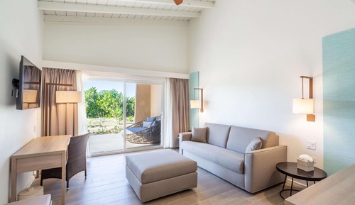 Junior Suite, 1 King Bed, Non Smoking, Beachfront