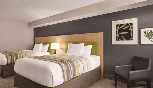 Premium Room, 2 Queen Beds, Balcony, River View (Non-smoking)