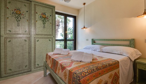 Family Room, 2 Bedrooms (4 Adults + 2 Children)