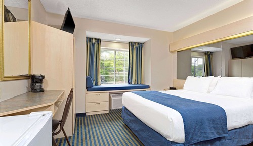 Standard Room, 1 Queen Bed, Non Smoking