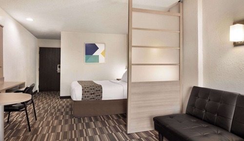 Studio Suite, 1 Queen Bed, Accessible, Non Smoking (Mobility)