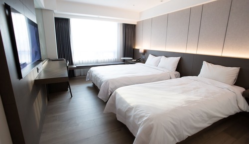 [Business 1PAX PKG] Deluxe Twin Free Breakfast, Sauna, 1 Can Beer for 1PAX