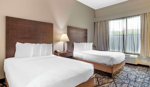Standard Room, 2 Queen Beds, Accessible, Bathtub