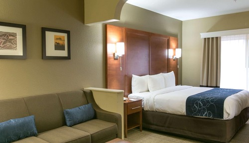 Suite, 1 King Bed, Non Smoking
