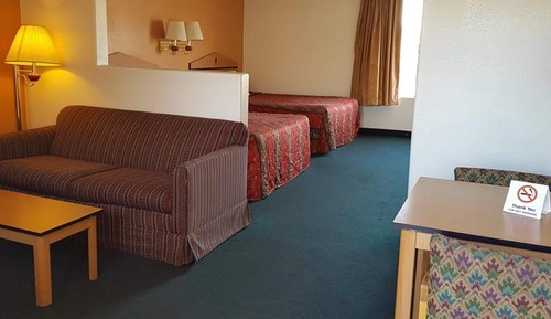 Business Suite, 2 Queen Beds, Mountain View