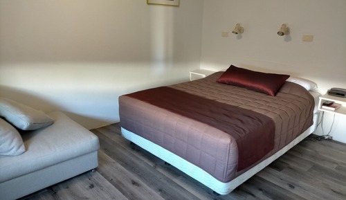 Family Room, 2 Bedrooms