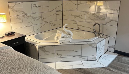 Suite, 1 King Bed, Non Smoking, Jetted Tub