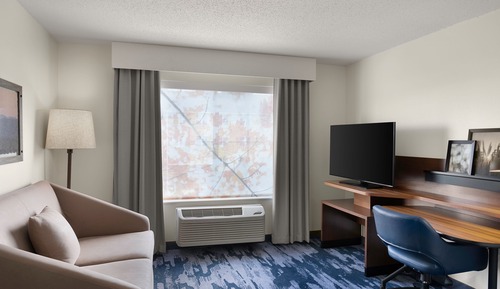 Executive Suite, 1 King Bed with Sofa bed (Mobility/Hearing Accessible, Tub)