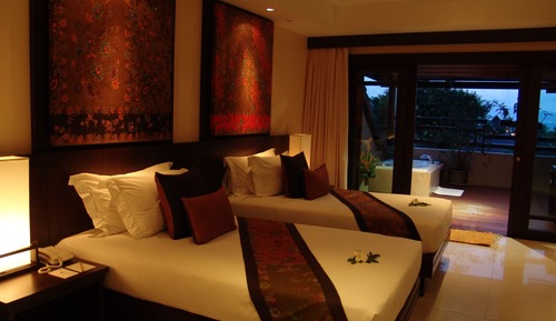Deluxe Room, Jetted Tub