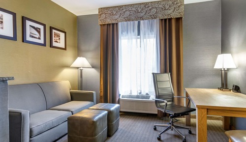 Suite, 2 Queen Beds, Non Smoking