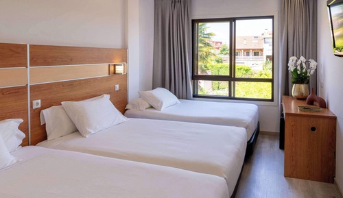 3 Single Beds