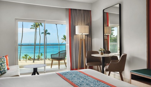 Club Room, 1 King Bed, Oceanfront (Preferred)