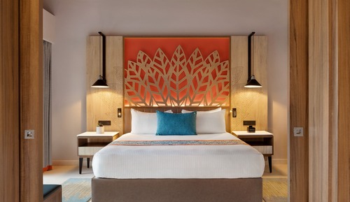 Suite, 1 King Bed, Oceanfront (Preferred)