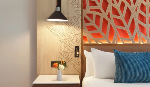 Deluxe Room, 2 Queen Beds, Partial Ocean View