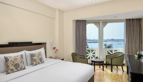 Executive Room, 1 Queen Bed, Sea View