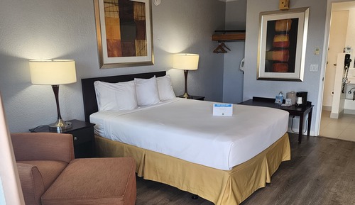 Standard Room, 1 King Bed, Non Smoking