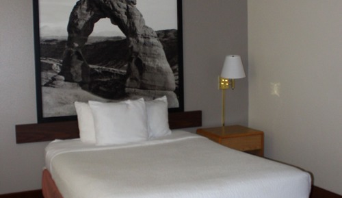 Room, 1 King Bed, Accessible, Non Smoking (Mobility)