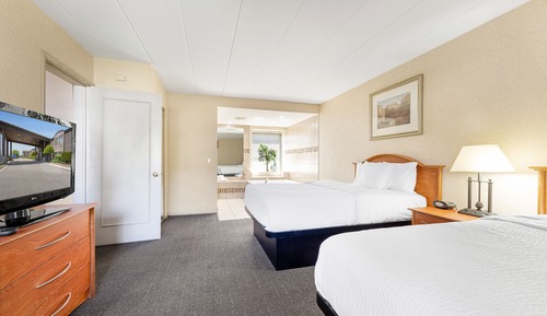 Suite, 2 Double Beds, Hot Tub